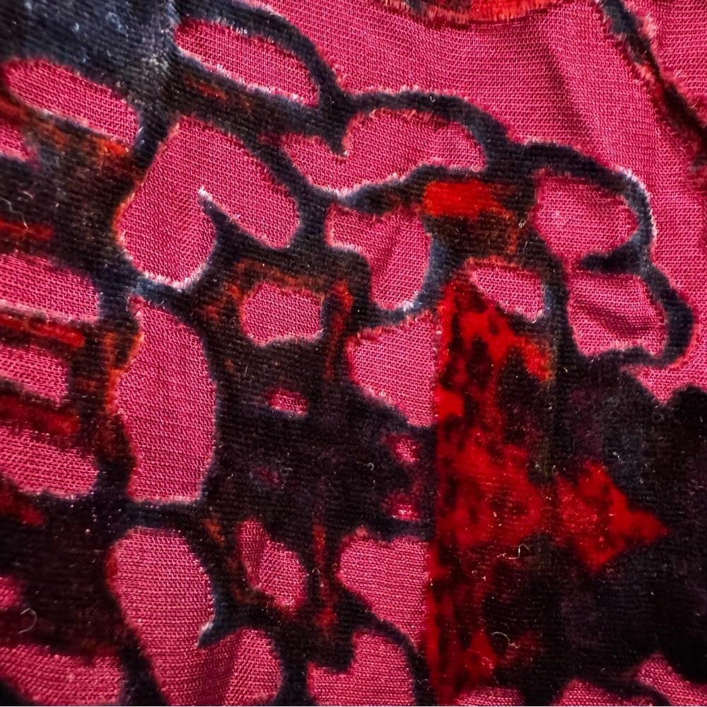 Sundance Velvet Burnout Burgundy Blouse XS Christmas Holiday Festive Dark Floral - Picture 15 of 15